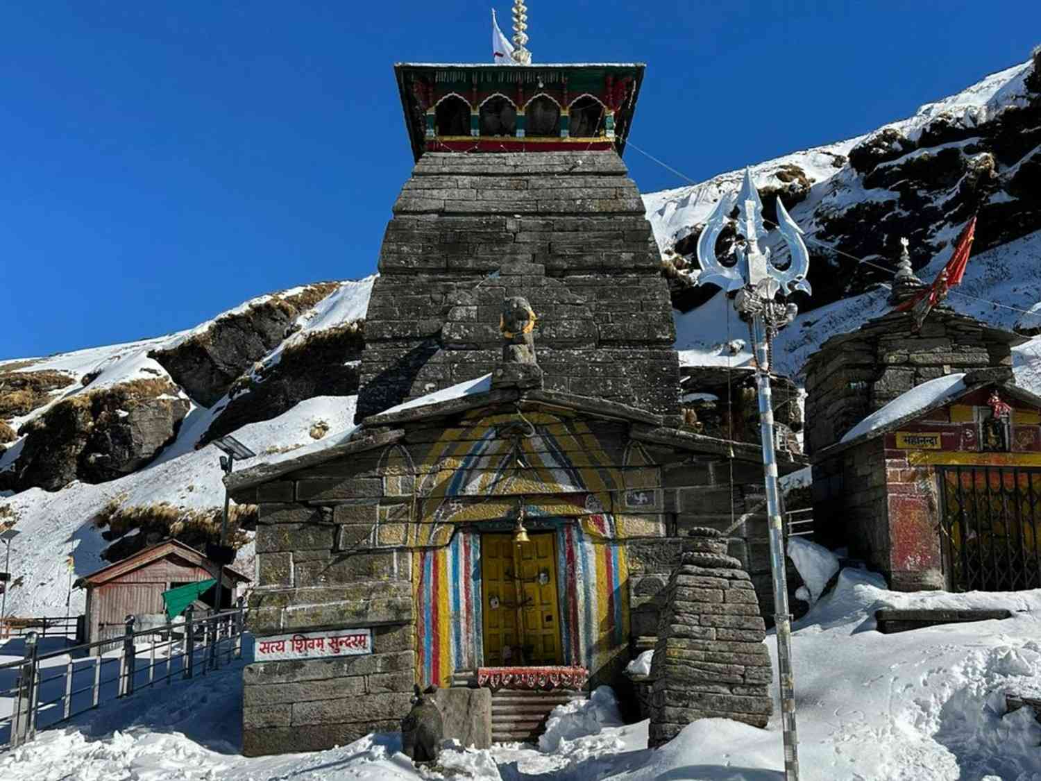 Deoriatal & Chopta Chandrashila Trek
